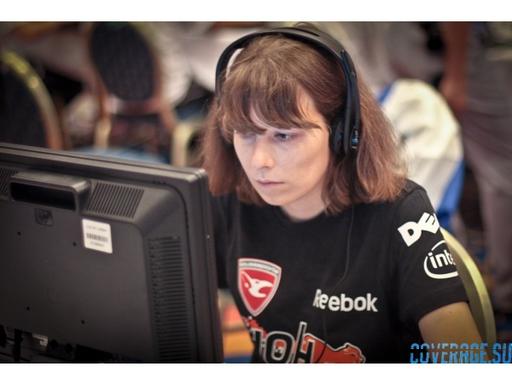 Half-Life: Counter-Strike - ESWC 2010:Mousesports Ladies(Видео+фото)