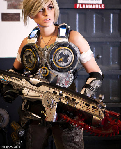 Gears of War 3 - Косплей Ани Страуд (Meagan Vanburkleo and Jessica Nigri) UPD