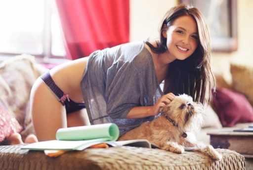 Девушка дня - Camilla Luddington